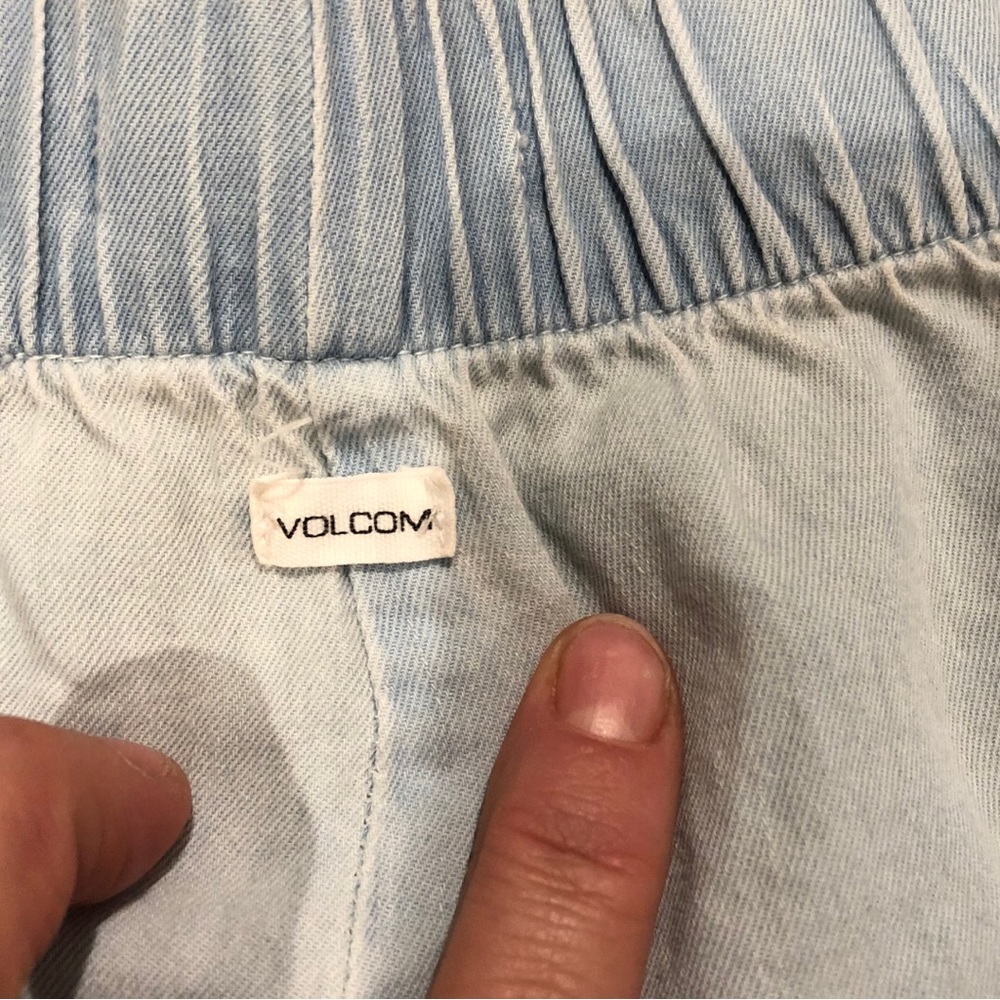 Volcom Shorts - Picture 5 of 8